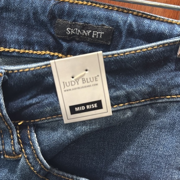 Judy Blue Skinny Jeans - Picture 6 of 6